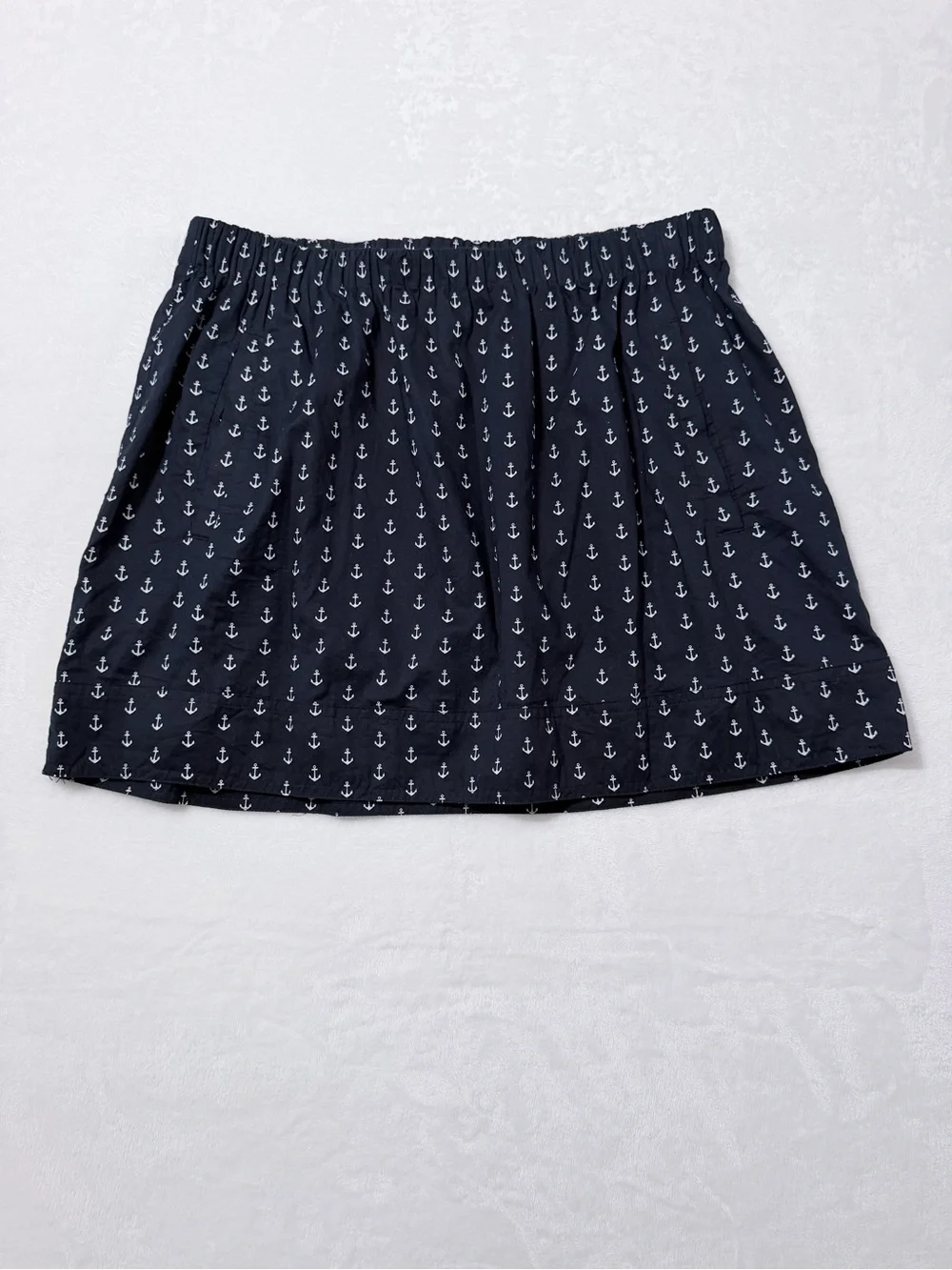 Classic J.Crew navy blue women’s medium skirt